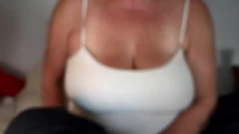 Snapshot of cutenlittle28 chatting on January 2025 11:25:01 AM CuteNlil online show from January 2025 11:25:01 AM