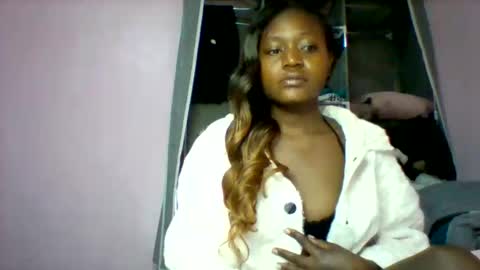 Snapshot of cutezola chatting on October 2025 05:30:02 AM cutezola online show from October 2025 05:30:02 AM
