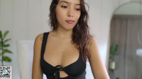 Snapshot of cutie18_angel chatting on May 2026 06:03:01 PM angela online show from May 2026 06:03:01 PM