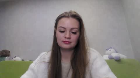 Chloe online show from March 2025 05:12:01 AM