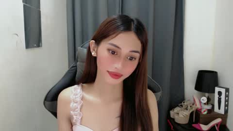 Snapshot of cutie_mitcha chatting on March 2025 01:03:02 AM cutie_mitcha online show from March 2025 01:03:02 AM