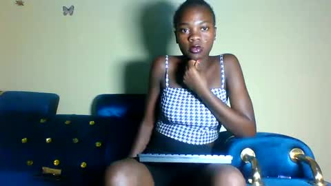 Snapshot of cutie_plush chatting on April 2026 06:14:02 PM cutieplush online show from April 2026 06:14:02 PM