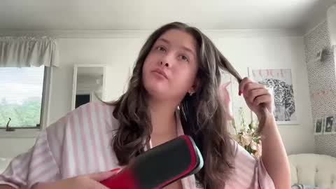 Snapshot of cutieoggg420 chatting on September 2025 06:23:02 PM Cutieoggg420 online show from September 2025 06:23:02 PM