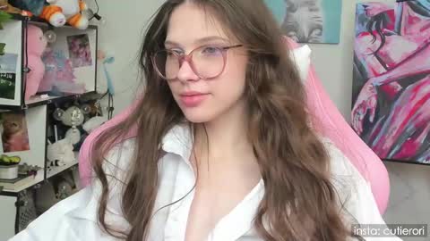 Rori  Instagram cutierori  online show from February 2025 11:41:02 AM