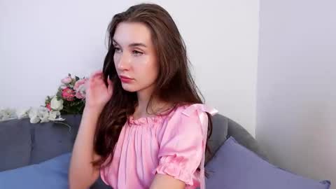 Vivienne online show from December 2025 02:26:01 PM