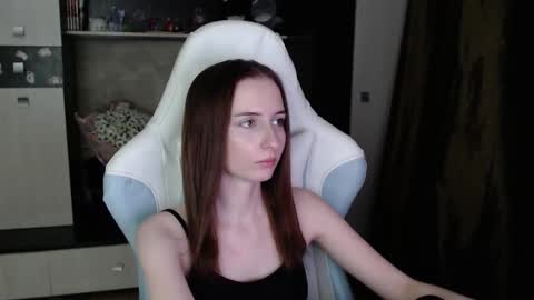 Cutti Crystal online show from October 2025 07:04:02 PM