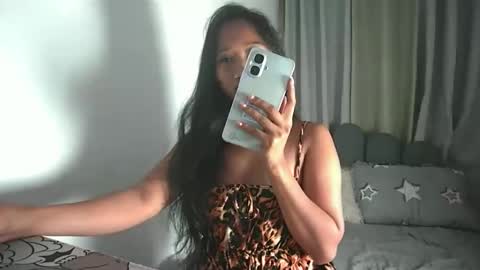 Snapshot of cuttiemorexn chatting on November 2025 04:42:02 PM cuttiemorexn online show from November 2025 04:42:02 PM