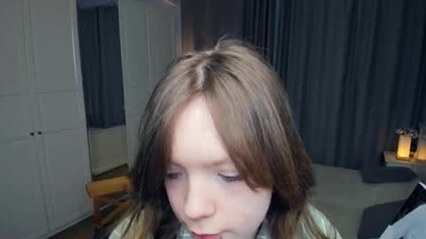 Snapshot of cuty_petite chatting on February 2026 05:18:02 AM Anne online show from February 2026 05:18:02 AM