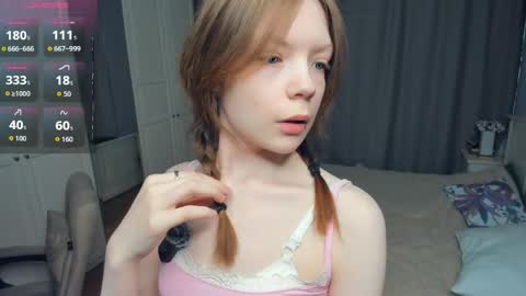 Snapshot of cuty_petite chatting on June 2026 05:33:02 AM Anne online show from June 2026 05:33:02 AM