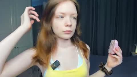 Snapshot of cuty_petite chatting on July 2026 05:48:01 AM Anne online show from July 2026 05:48:01 AM