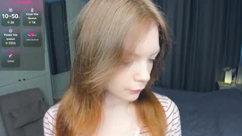 Snapshot of cuty_petite chatting on July 2026 05:31:02 AM Anne online show from July 2026 05:31:02 AM