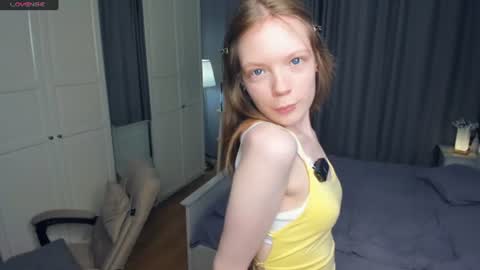 Snapshot of cuty_petite chatting on July 2026 05:49:02 AM Anne online show from July 2026 05:49:02 AM