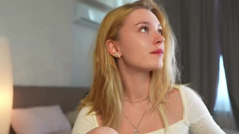 EMILY online show from October 2025 01:11:02 PM