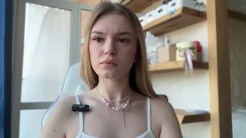 Im Emi streaming with my friend Reyna today online show from April 2026 11:05:01 AM