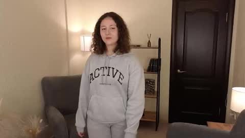 Lola online show from October 2025 08:57:02 AM
