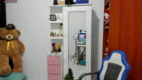 Cynthia online show from April 2026 12:10:01 PM