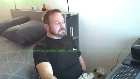 Chris online show from November 2025 04:57:02 PM