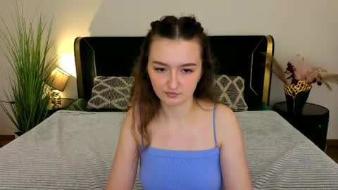 Snapshot of cyrenaluxe chatting on May 2026 07:33:02 PM Cyrena online show from May 2026 07:33:02 PM