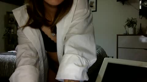 Snapshot of d4d3li0n chatting on December 2024 12:56:01 AM Paulette online show from December 2024 12:56:01 AM