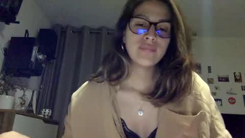 Snapshot of d4d3li0n chatting on December 2024 03:30:02 AM Paulette online show from December 2024 03:30:02 AM
