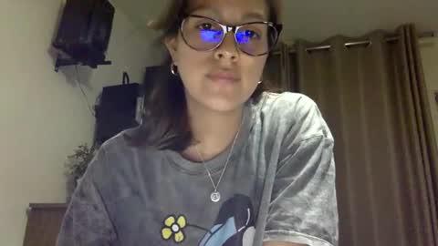Snapshot of d4d3li0n chatting on December 2024 11:49:01 PM Paulette online show from December 2024 11:49:01 PM
