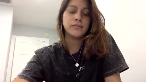 Snapshot of d4d3li0n chatting on February 2025 07:19:02 PM Paulette online show from February 2025 07:19:02 PM