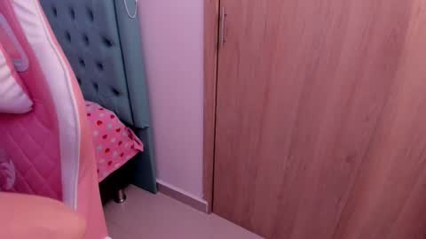 Snapshot of d___darling chatting on November 2025 06:58:01 AM darling online show from November 2025 06:58:01 AM