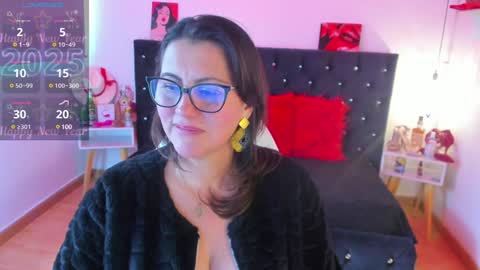 Mia  online show from January 2025 06:41:02 PM