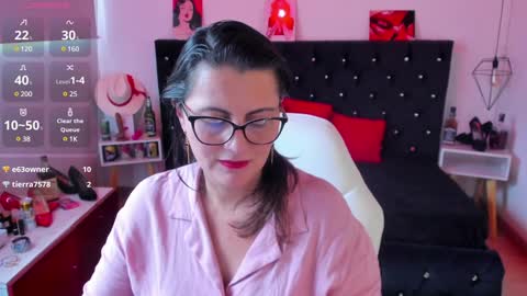 Mia  online show from January 2025 08:37:01 PM
