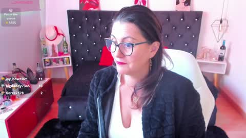 Mia  online show from January 2025 02:39:01 PM