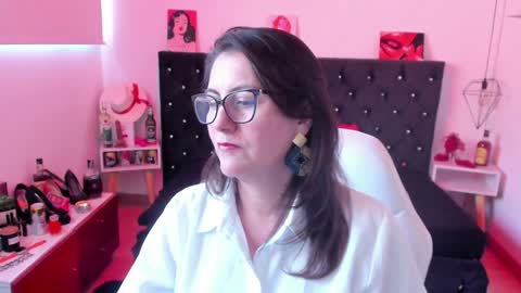 Mia  online show from January 2025 05:30:02 PM
