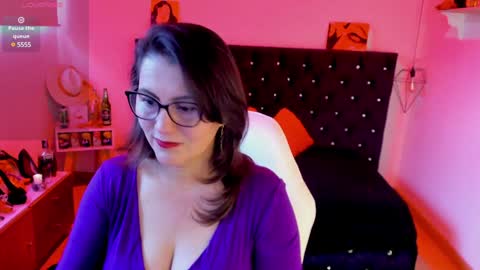 Mia  online show from January 2025 11:50:01 AM