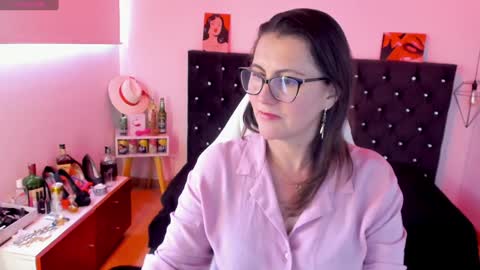 Mia  online show from January 2025 05:48:01 PM