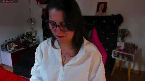 Mia  online show from February 2025 02:23:02 PM