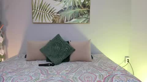 Snapshot of daaphne__ chatting on October 2025 11:50:02 AM Daphne online show from October 2025 11:50:02 AM