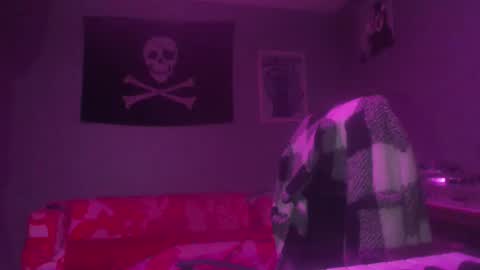 Snapshot of dabirdfree chatting on June 2026 12:22:01 AM Destroyer online show from June 2026 12:22:01 AM