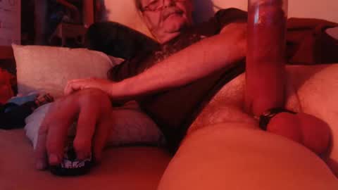 Snapshot of daddiesmonstercock chatting on December 2024 02:49:02 AM daddiesmonstercock online show from December 2024 02:49:02 AM