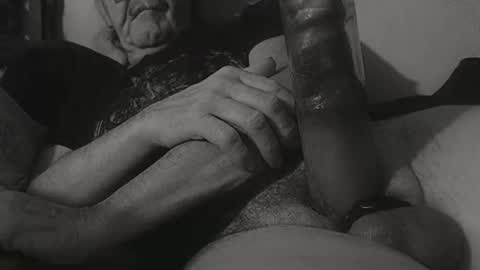 Snapshot of daddiesmonstercock chatting on January 2025 03:50:02 AM daddiesmonstercock online show from January 2025 03:50:02 AM