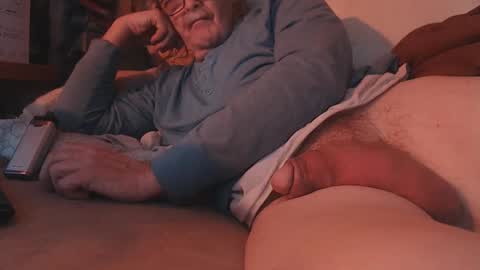 Snapshot of daddiesmonstercock chatting on February 2025 06:47:02 PM daddiesmonstercock online show from February 2025 06:47:02 PM