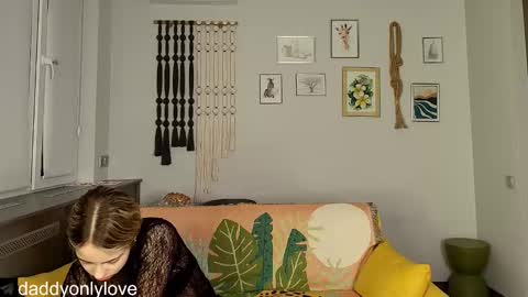 Zoe online show from October 2025 06:08:01 PM