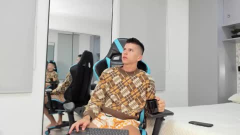 daddyrich4u online show from October 2025 01:42:02 AM