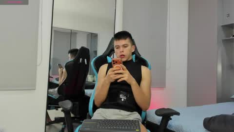 Snapshot of daddyrich4u chatting on May 2026 09:20:02 PM daddyrich4u online show from May 2026 09:20:02 PM