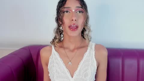 Snapshot of daddysgirrl1_ chatting on January 2025 06:42:01 AM Bethany online show from January 2025 06:42:01 AM