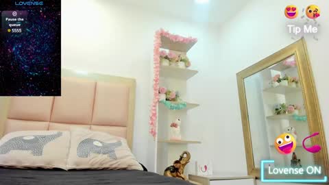 Lesly online show from January 2025 04:04:01 AM