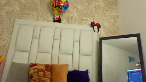 daffnelewis online show from April 2026 11:02:01 AM