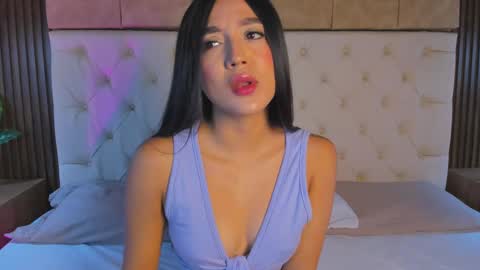 dafne_hillss online show from October 2025 12:44:02 PM