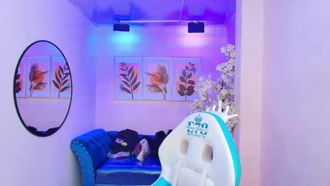 Snapshot of dafne_huges chatting on September 2025 07:40:02 PM dafne huges online show from September 2025 07:40:02 PM