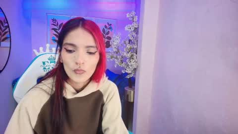 Snapshot of dafne_huges chatting on October 2025 07:31:01 PM dafne huges online show from October 2025 07:31:01 PM