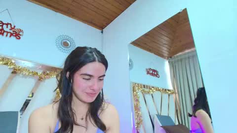 dafne_quenn online show from January 2026 05:27:02 PM