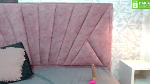dafnee_e online show from February 2025 08:33:01 PM